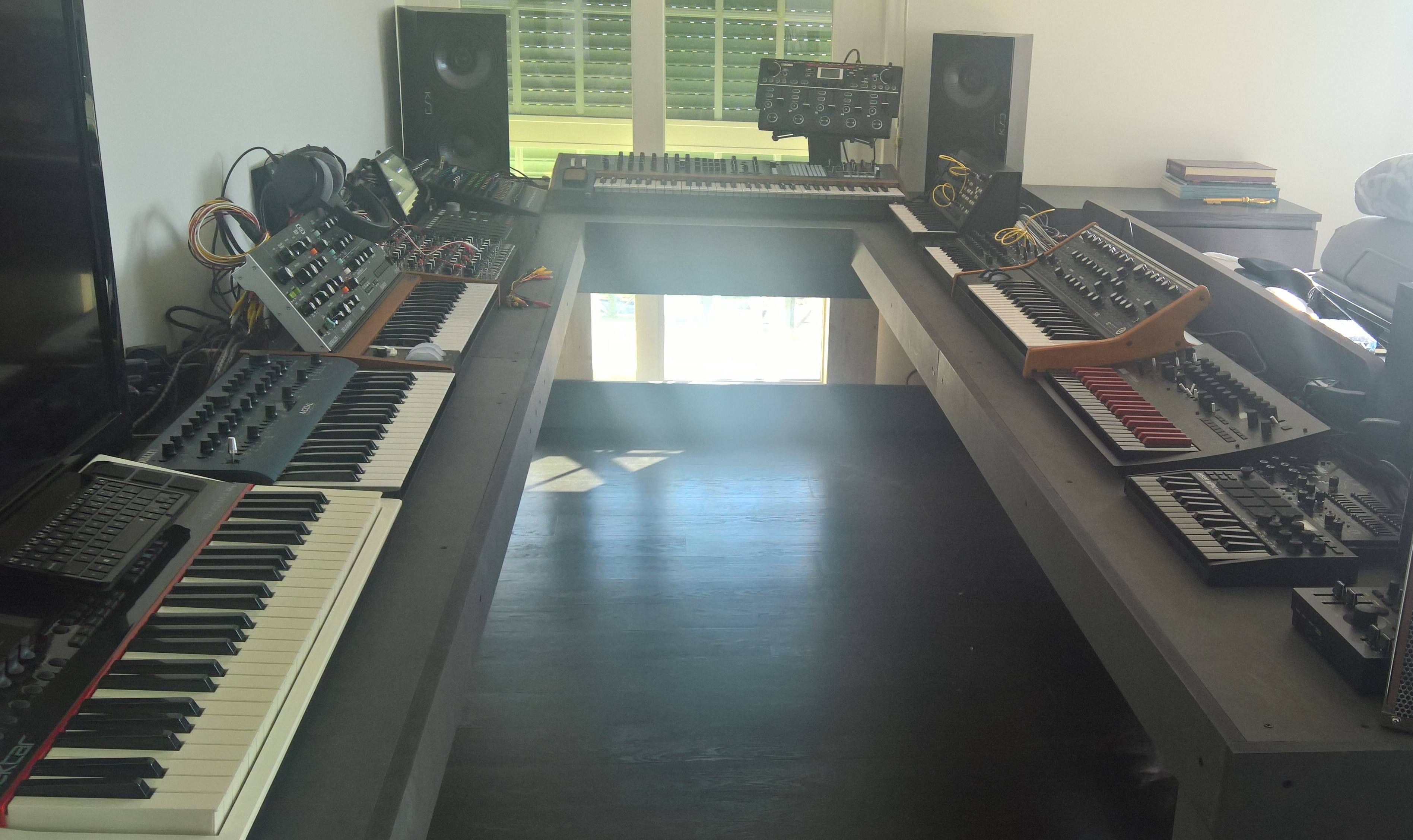 alt_header_Abhorrentmu