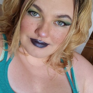 profile_ComfySparkleGothGirl