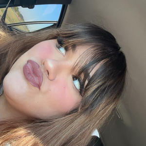 profile_JanelAtNite