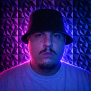 profile_DAVEXON_dnb