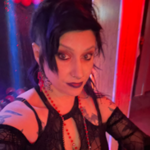 profile_AdrienneScissorhands