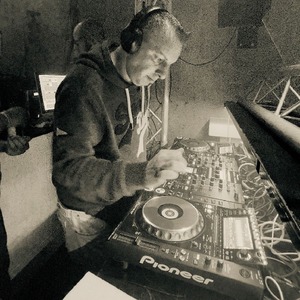 profile_D_a_v_e_Techno