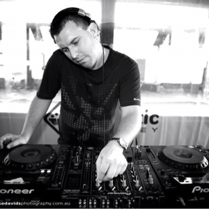 profile_djnathanwhite