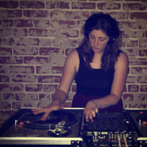 profile_DJHolidaySpecial