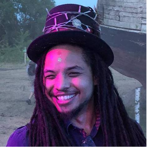 profile_CloseupCaption