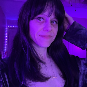 profile_LyzaHyde