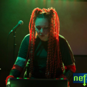 profile_MixtressPendula