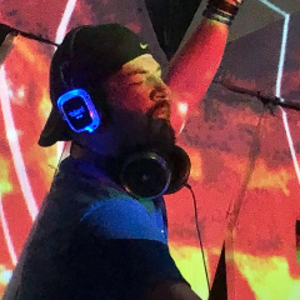 profile_Sym3tr1xofficial