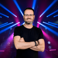 profile_Randall_Live